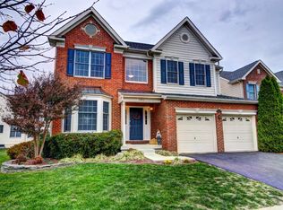 25812 Leonard Dr, Chantilly, VA 20152