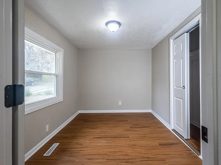 4234 Parker St — Photo 11
