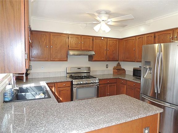 3rd image of 1208 Sharonbrook Dr