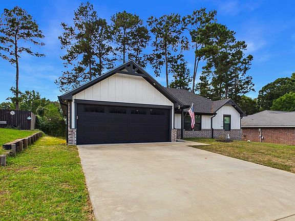 2nd image of 809 Scarlet Oak St