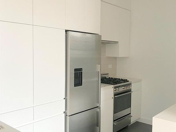 5th image of 341 W 11th St APT 5H