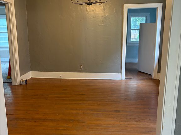 3rd image of 1418 NW 44th St