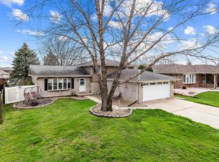 506 Rhonda Dr, Lockport, IL 60441