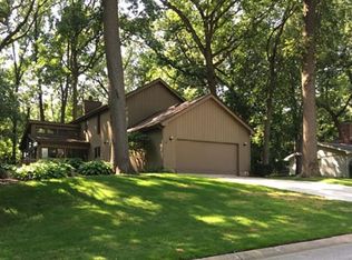 52145 Farmington Square Rd, Granger, IN 46530