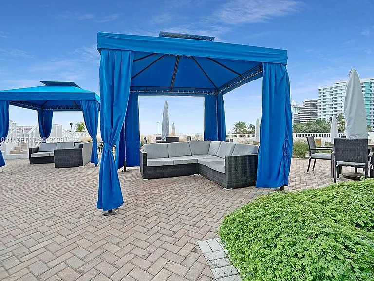 5401 Collins Ave #1213 — Photo 9