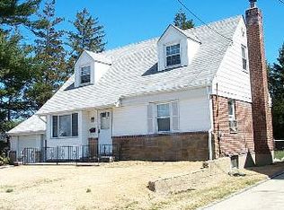 522 Argyle Rd, Mineola, NY 11501
