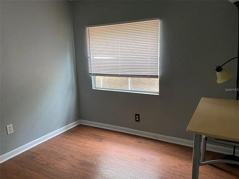 17410 NE 37th Ct — Photo 4