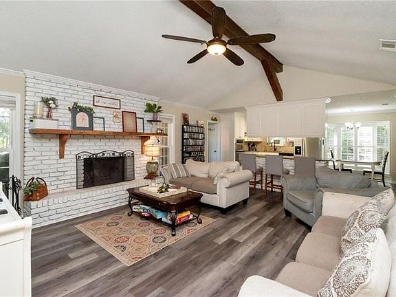 2nd image of 2550 Coachman Ct
