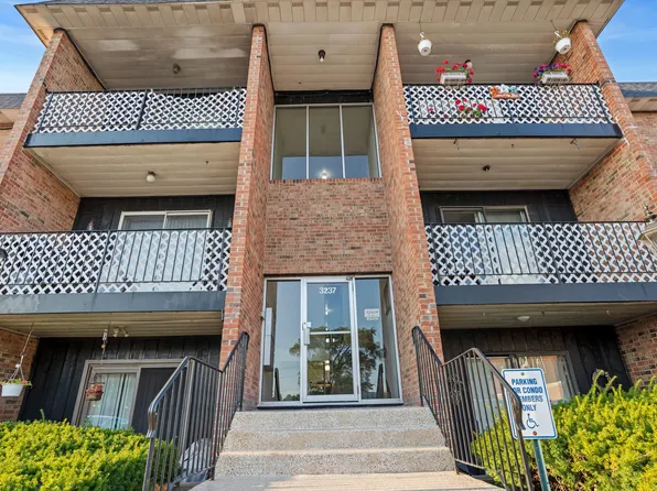 3237 Saric Ct APT 2K, Highland, IN 46322