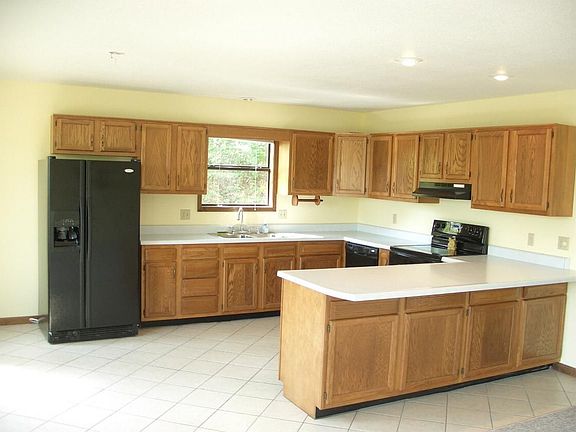 3rd image of 4640 Wyrick Dr