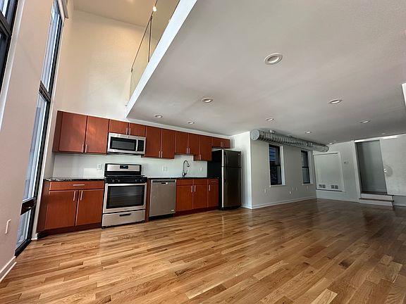 2nd image of 1844 N Front St #2F