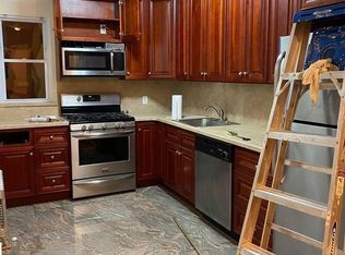 1960 81st St #2B, Brooklyn, NY 11214