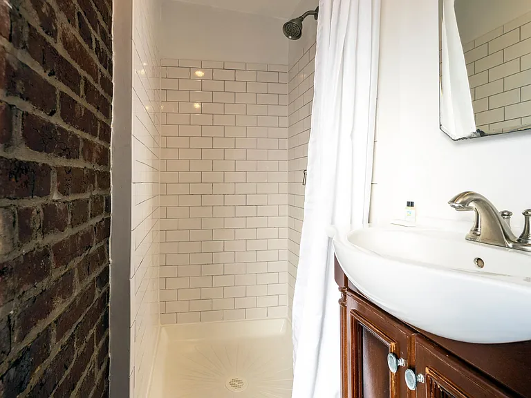 1333 29th St NW — Photo 16