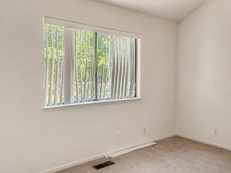 650 Preakness Dr — Photo 6