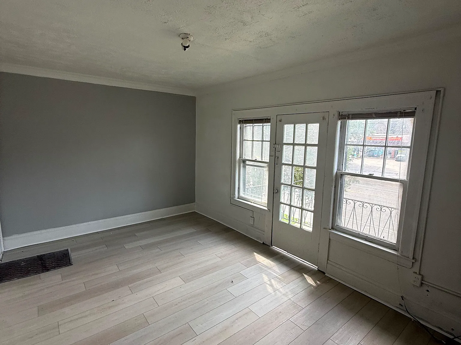 1 bed, 875 sqft, $1,000 — Photo 2