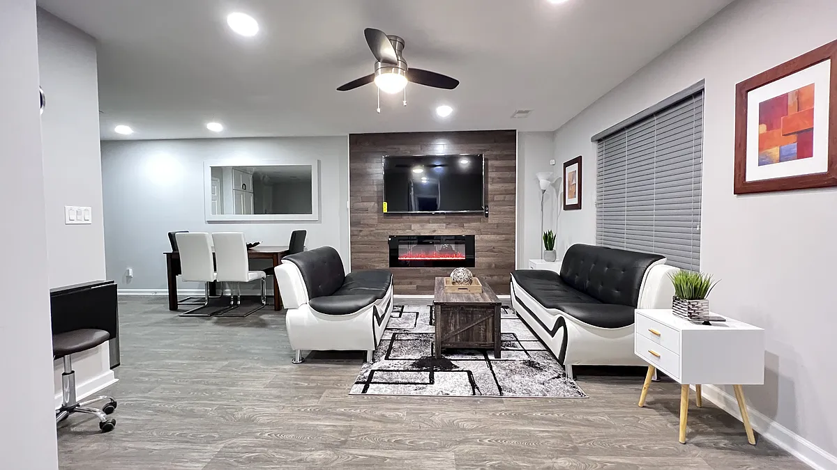 Living Room - 5569 Pine Gate Dr #2ULTRA