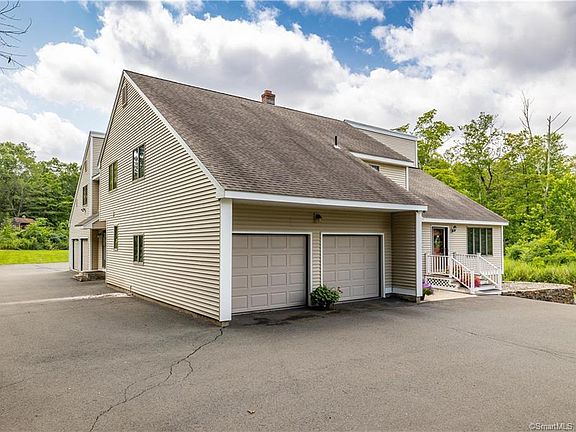 4th image of 772 New Britain Ave