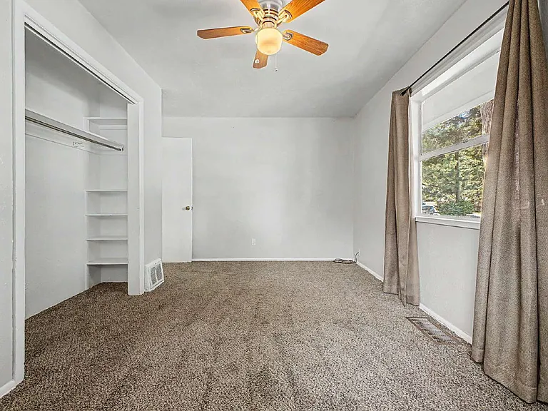 1230 S Grape St — Photo 22