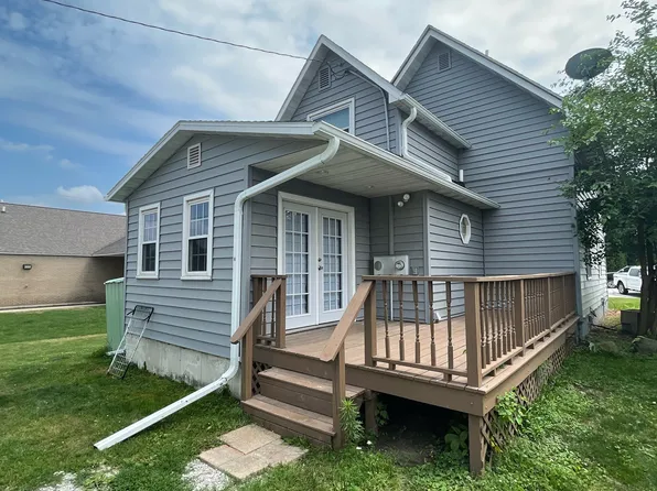 127 E Main St, Hawkeye, IA 52147