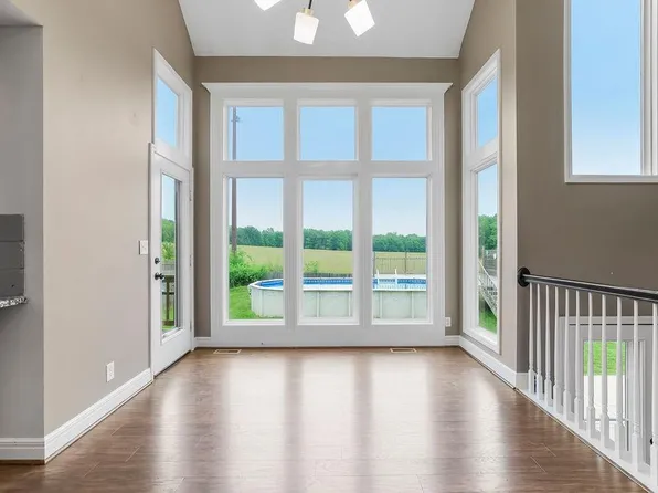 508 Shannon Ave, Smithville, MO 64089