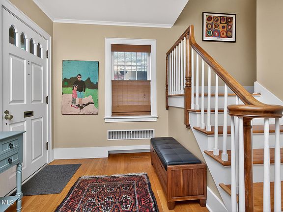 4th image of 81 Brookline Avenue