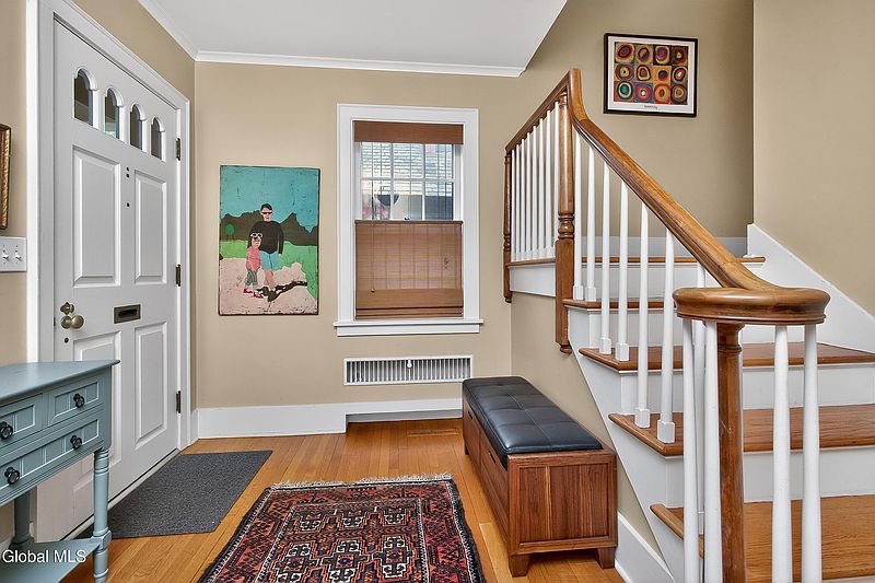 4th image of 81 Brookline Avenue