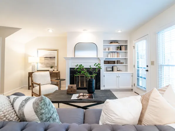 2424 Mapleton Ln, Raleigh, NC 27613