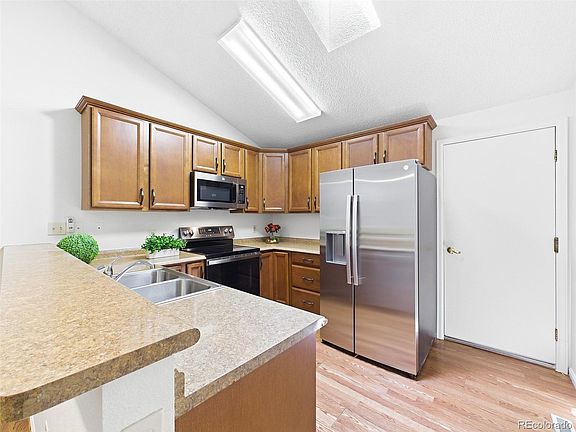 3rd image of 6550 Benton Street