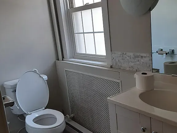 704 W Market St #3 — Photo 7