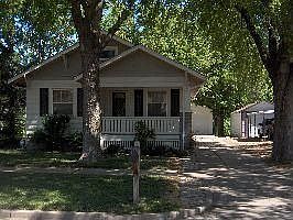 2nd image of 123 E Minneapolis Ave