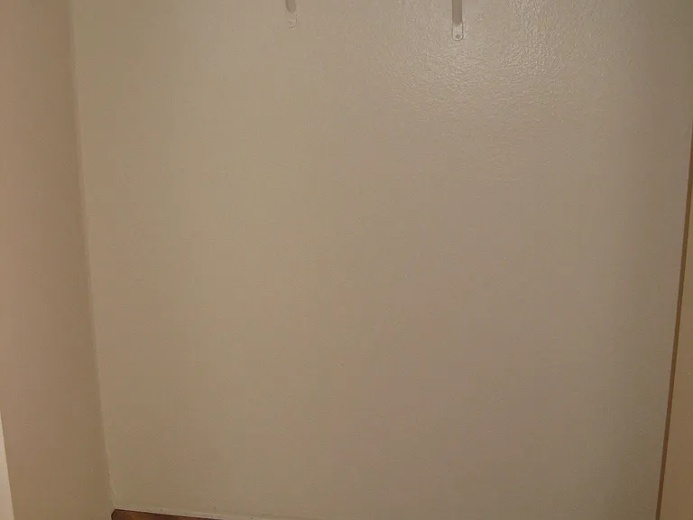 1375 Midvale Apartments — Photo 38