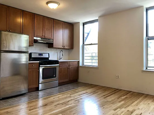 Rented by Oak Tree LLC | media 9