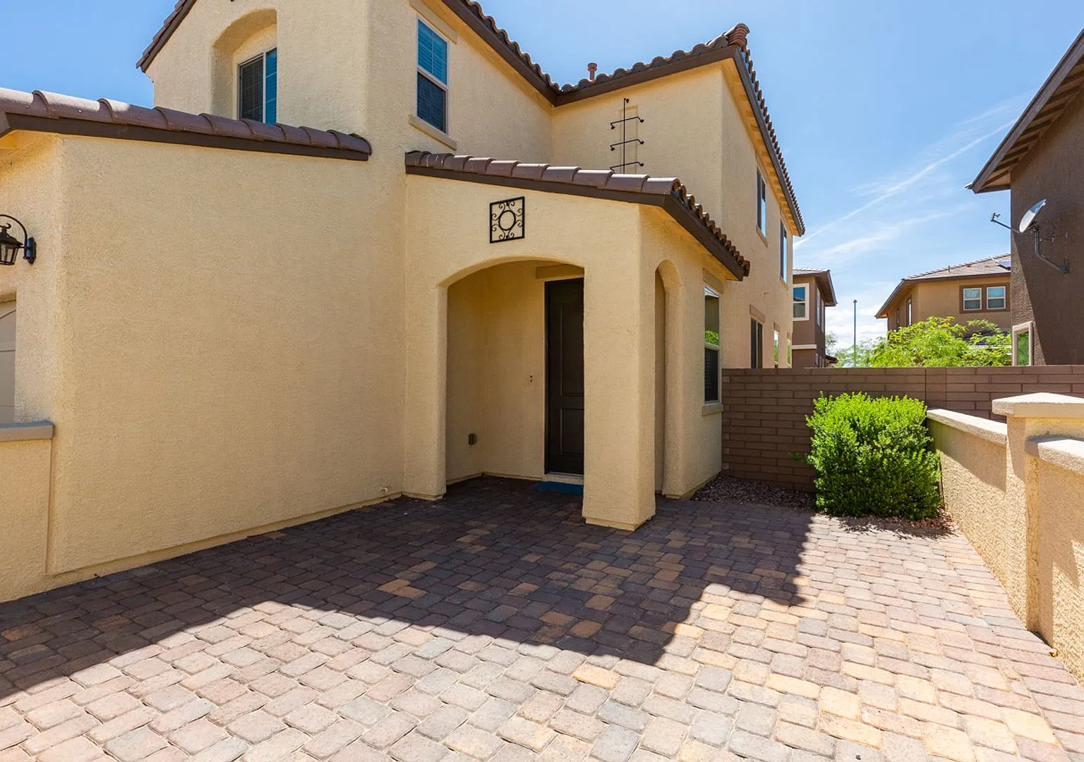 Cadence - Stylish Two Story, 4 Bd, 2.5 Ba, Home With Yard — Photo 4