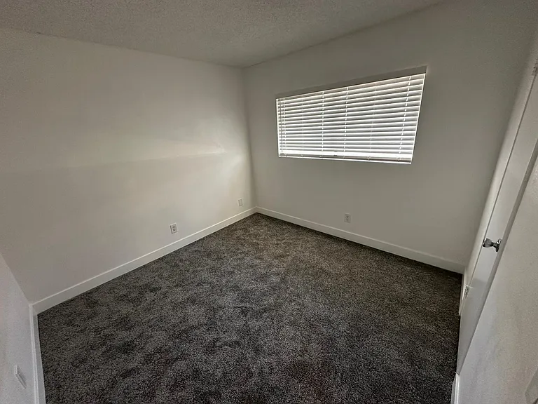1501 E Fairfield Ct #2 — Photo 16