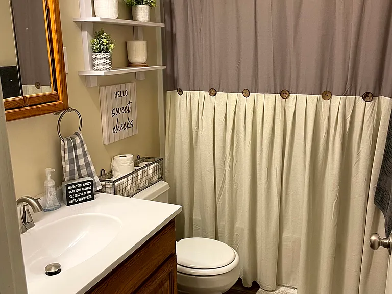 205 King Dr — Photo 2