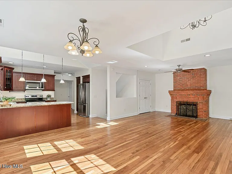430 N Ridge St — Photo 15
