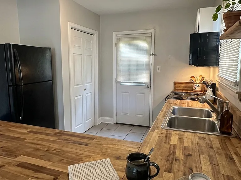 2730 Jefferson Ave — Photo 8