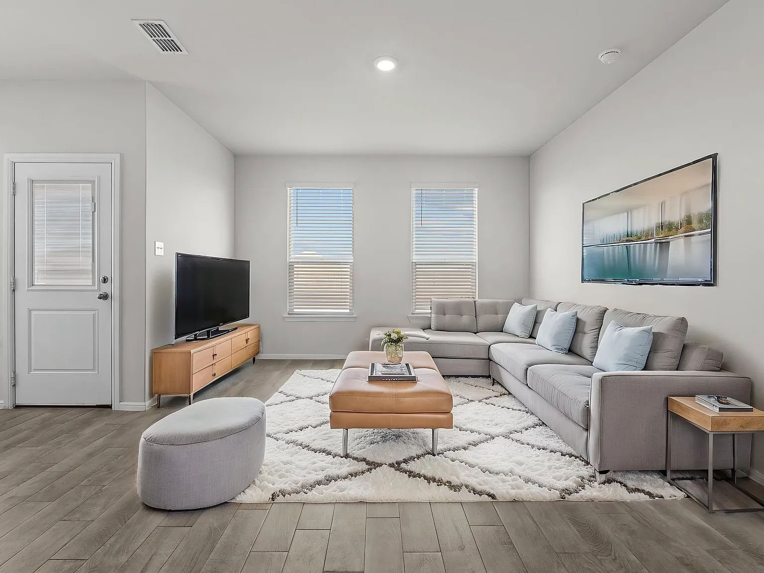 4 bed, 1588 sqft, $2,250 — Photo 4