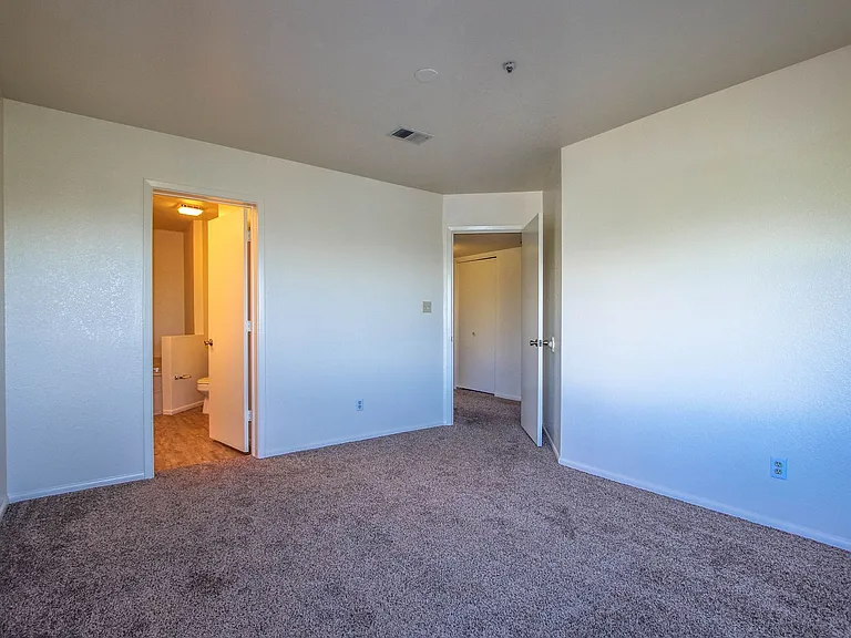 240 S McCormick St — Photo 8