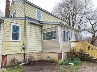 64 W Line St, Penns Grove, NJ 08069