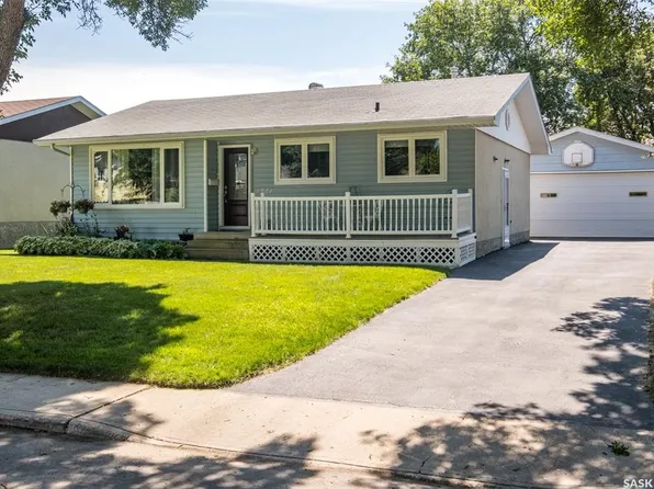 1561 Sibbald CRESCENT, Prince Albert, SK S6V 6E5