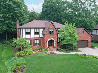371 Lake Of The Woods Blvd, Akron, OH