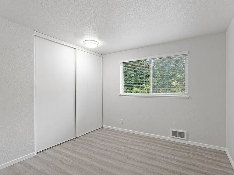 North Forest Apartments — Photo 36