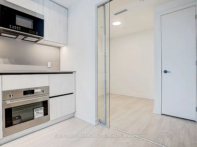 35 Parliament St #227 — Photo 19
