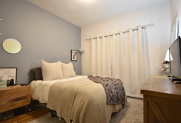 Sold by Green Line Realty | media 9