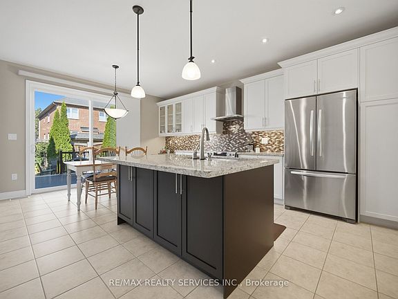 3rd image of 49 Learmont Ave