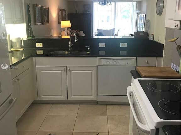 4th image of 10710 NW 66th St APT 105