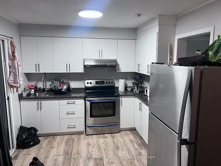 83 Grassington Cres #BASEMENT — Photo 4