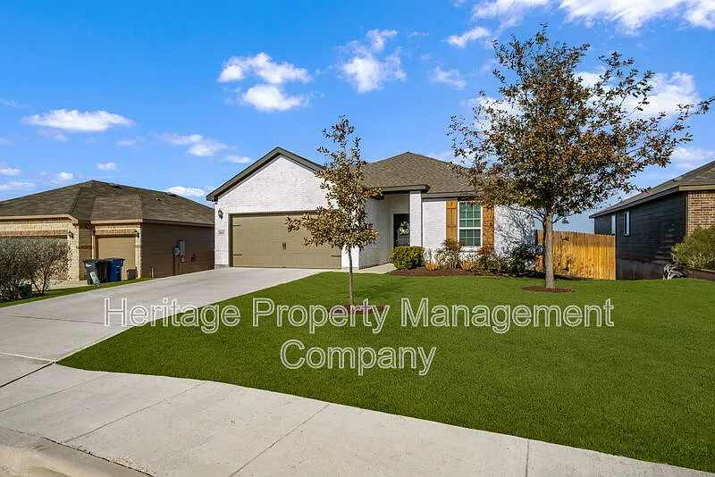 4 bed, 3.0 bath, 1895 sqft, $2,350 — Photo 3