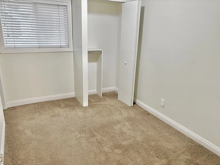 208 Seaview St — Photo 9